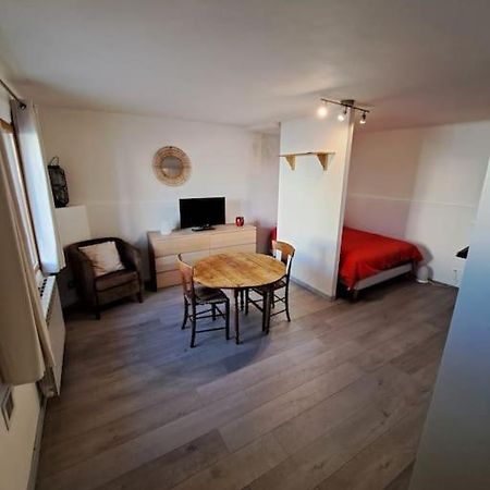 Le Studio De La Place Chalier LʼIsle-sur-la-Sorgue Exteriör bild